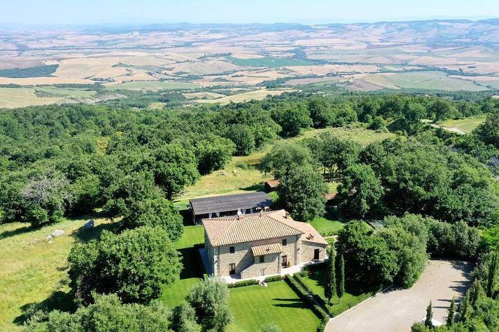 Location de vacances pour 10 personnes, avec jardin et jacuzzi à Campiglia d'Orcia