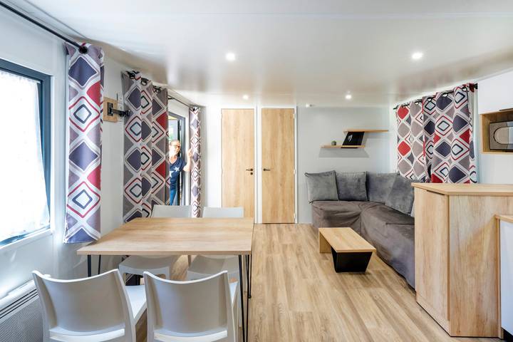 Mobilheim 'Mobilhome Confort 4 Personnes 61' mit privater Terrasse, privatem Garten und Wi-Fi in Bretagne-d'Armagnac, Gers