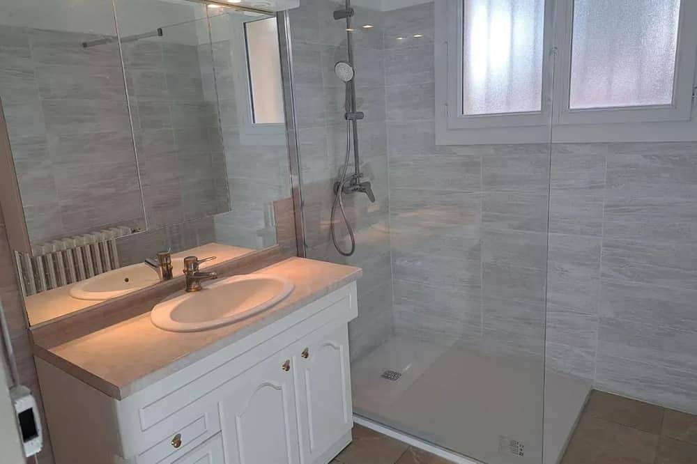 Homerez - House with pool in Caromb in Caromb, Parc naturel régional du Mont-Ventoux