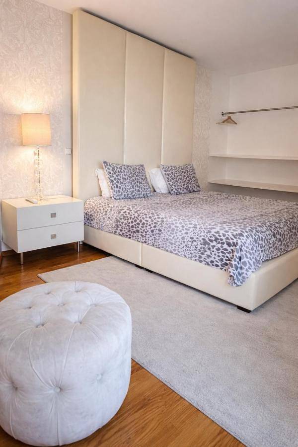 Gîte pour 5 personnes, avec piscine ainsi que vue et terrasse dans Mindelo - 2