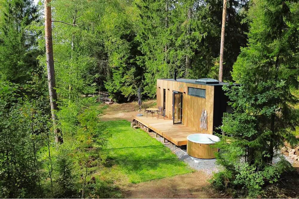 Freyja Summer Forest Retreat | Lakeside Views & Outdoor Tub (Near Gothenburg) in Mark, Västergötland