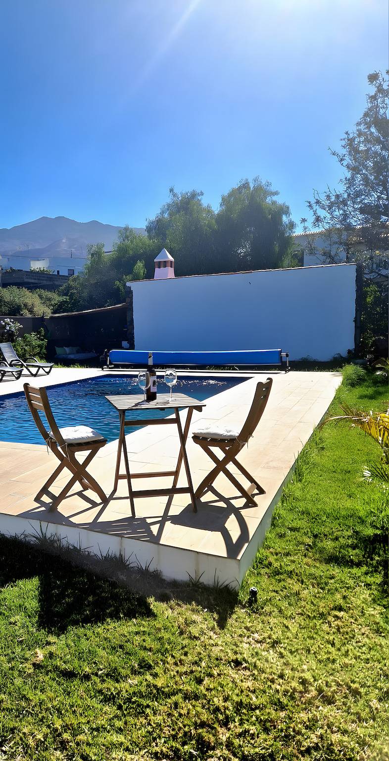 Apartamento 'Casa Deco' con vistas a la montaña, Wi-Fi y aire acondicionado in Los Llanos de Aridane, La Palma Sur