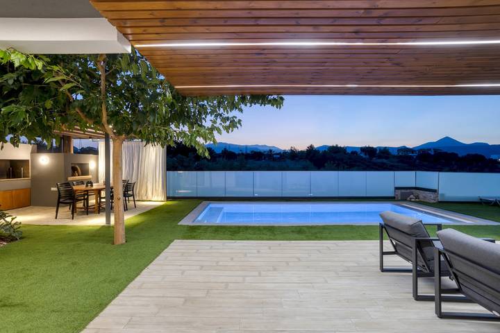 Ferienhaus für 9 Personen, mit Balkon und Terrasse sowie Garten und Pool in Heraklion - 2