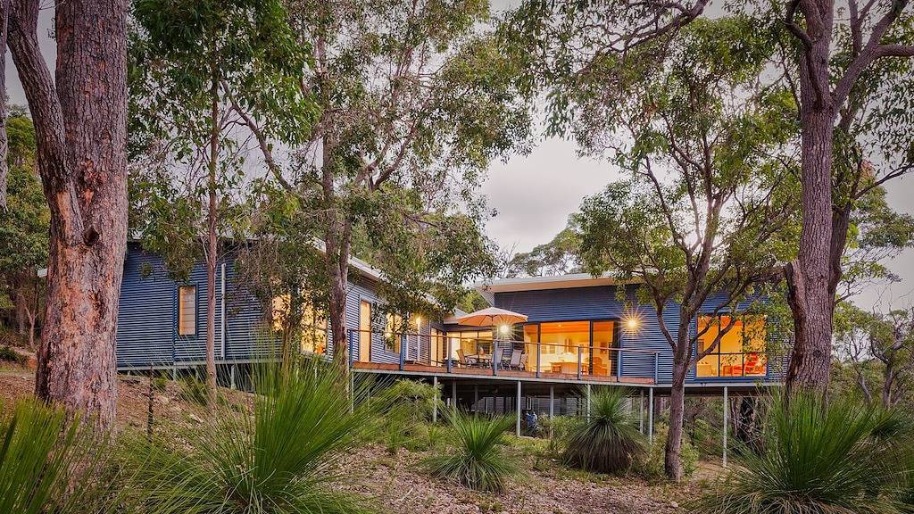 Big Rock Dreaming Bush Retreat w Stylish Comforts in Dunsborough, Western Australia