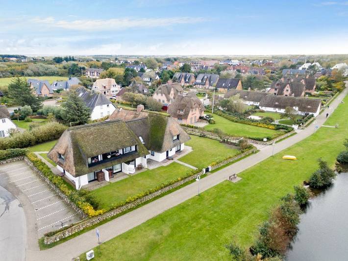 Ganze Ferienwohnung, Am Dorfteich - 2-Zimmer App. mit einzigartigem Seeblick, Stellplatz, Wlan, Haustiere erlaubt. in Nordfriesische Inseln (Schleswig-Holstein) (Schleswig-Holstein), Wenningstedt