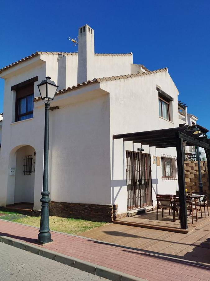 Casa rural para 7 personas, con vistas además de jardín y piscina en El Ronquillo - 2