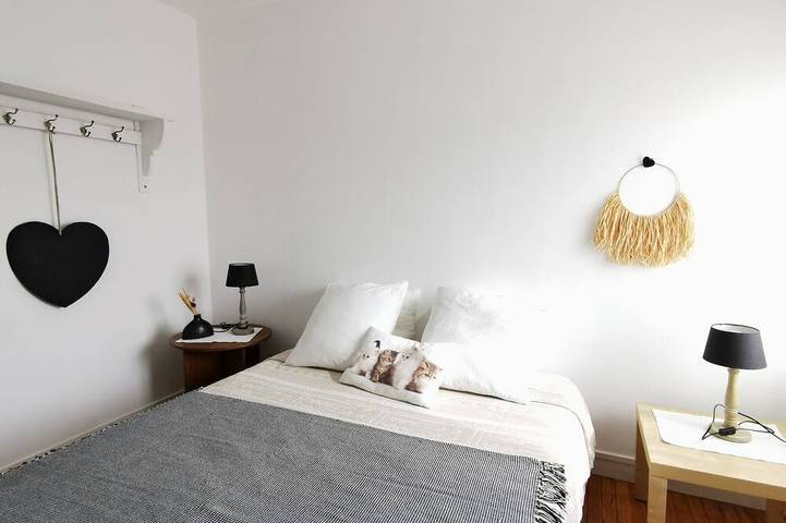 Gîte pour 2 personnes, avec terrasse ainsi que jardin et piscine dans Plage Pors Carn - 3