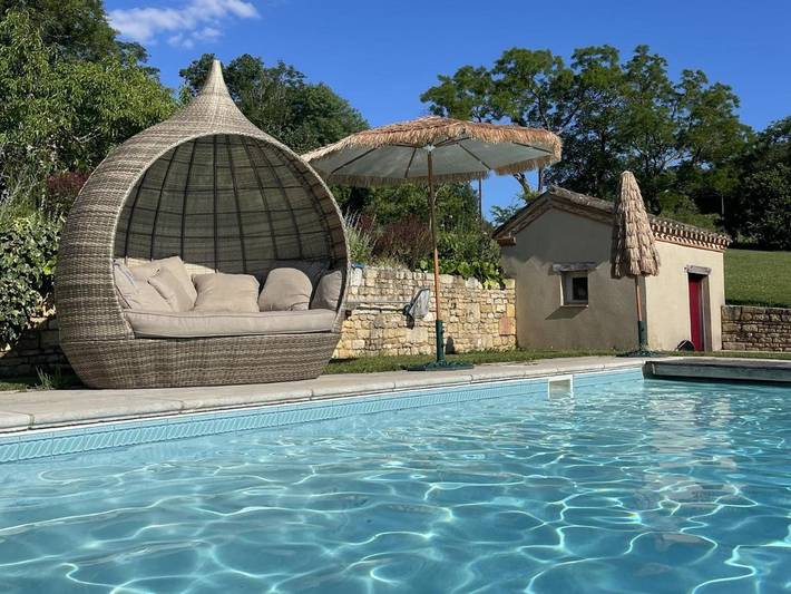 Location de vacances pour 12 personnes, avec terrasse ainsi que piscine et jardin à Soturac - 2