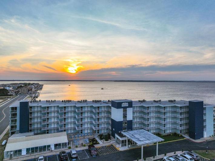 Apartmenthotel für 6 Personen, mit Whirlpool und Balkon sowie Pool - 1