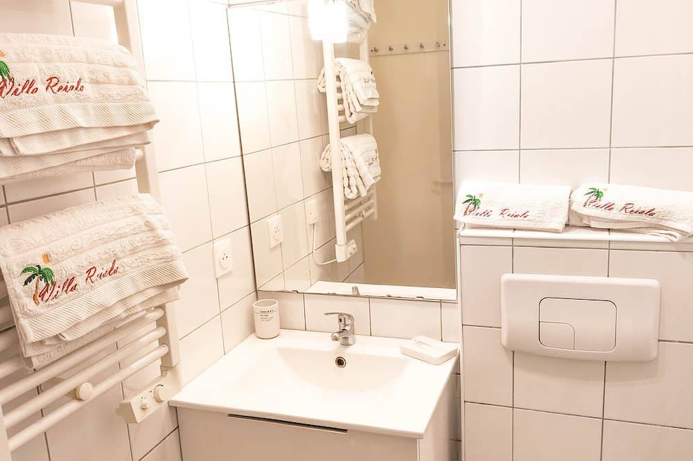 Apartamento entero, Casa Nova 1-Apartamento-Baño con ducha-Terraza in Plan-de-Cuques, Marsella region