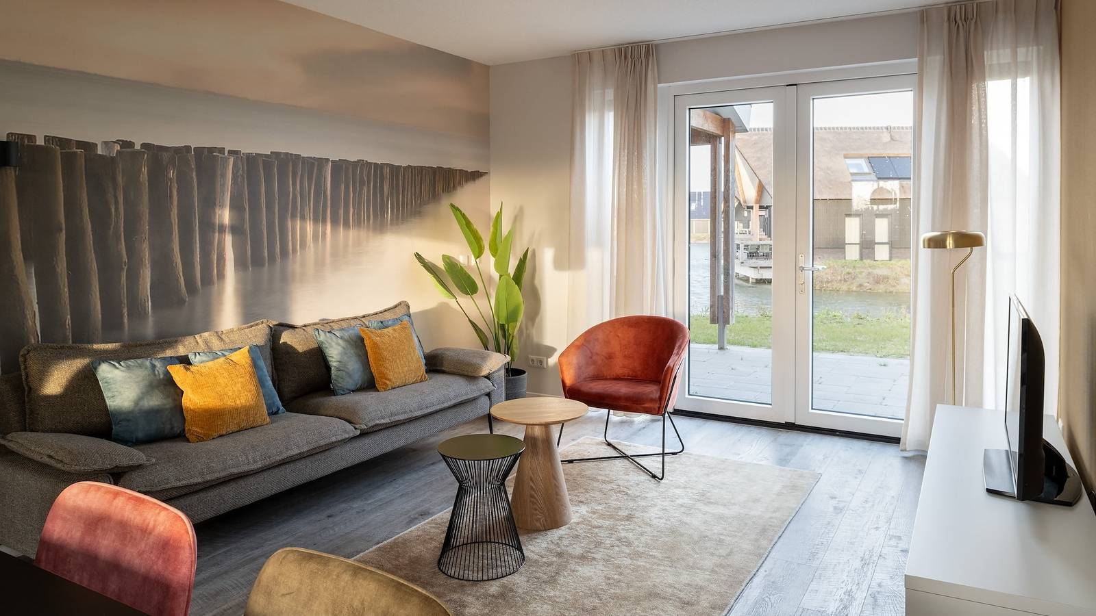 Awesome home in Nieuwvliet-Bad with 2 Bedrooms, Wifi and Private swimming pool in Nieuwvliet, Zeeland Coast