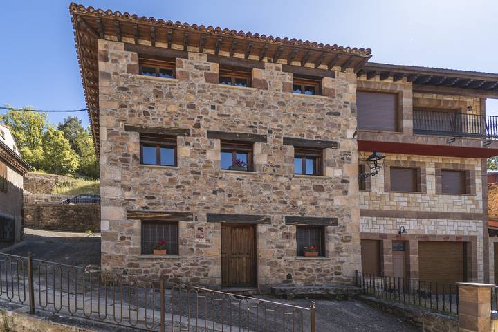 Casa rural para 9 personas, Se admiten mascotas en Sierra de la Demanda - 2