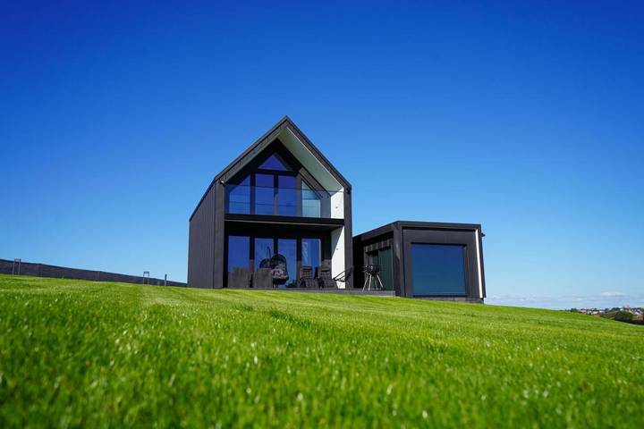 Ferienhaus für 6 Personen, mit Balkon und Terrasse sowie Whirlpool und Garten