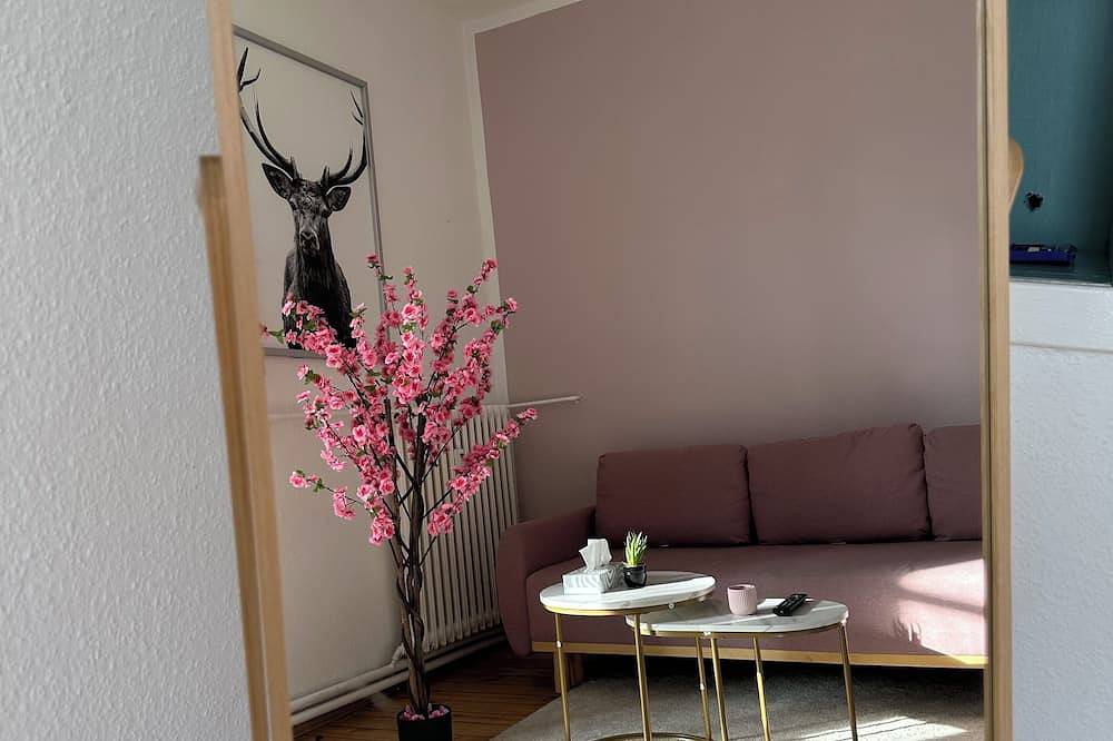 Entire apartment, |Flat| |Balcony| |City Center| | High Speed Internet | Fresh | in Hanover Mitte, Hannover