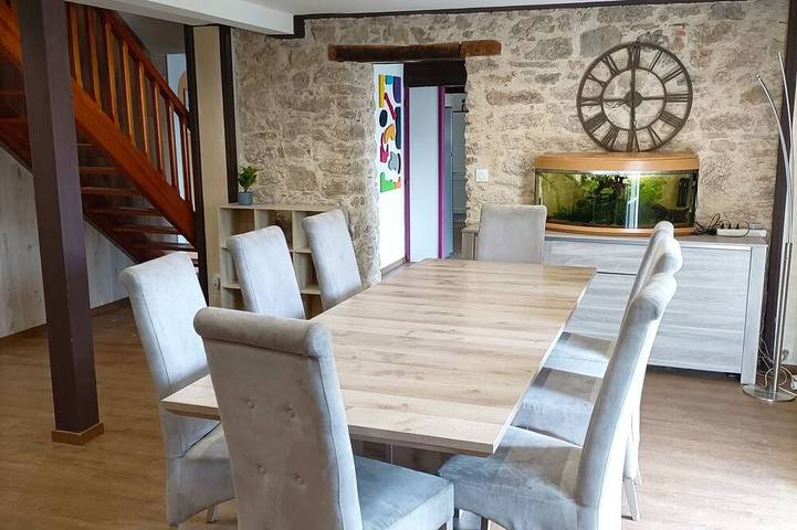 Location de vacances pour 10 personnes à Saint-Étienne-du-Bois