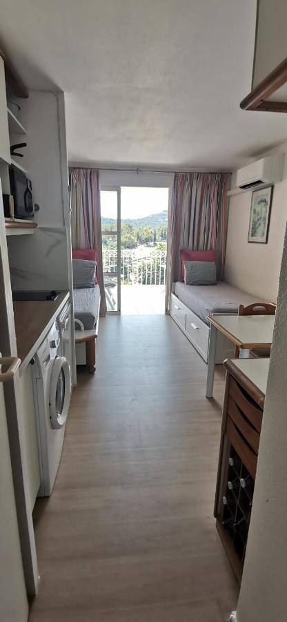 Gîte pour 4 personnes dans Golf De Cap Esterel - 3