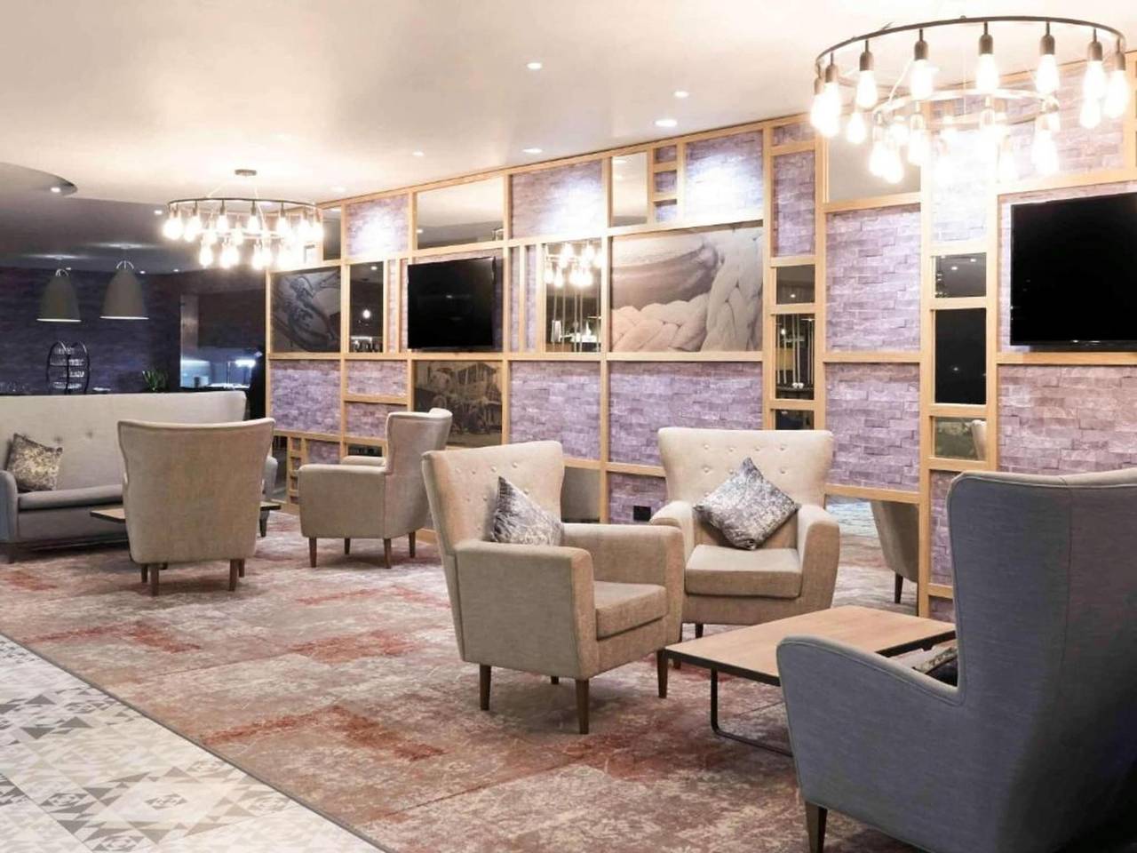 Apartamento entero, Sunday Cardiff Holland House & Spa Queen Rm & view in Cardiff, Cardiff region