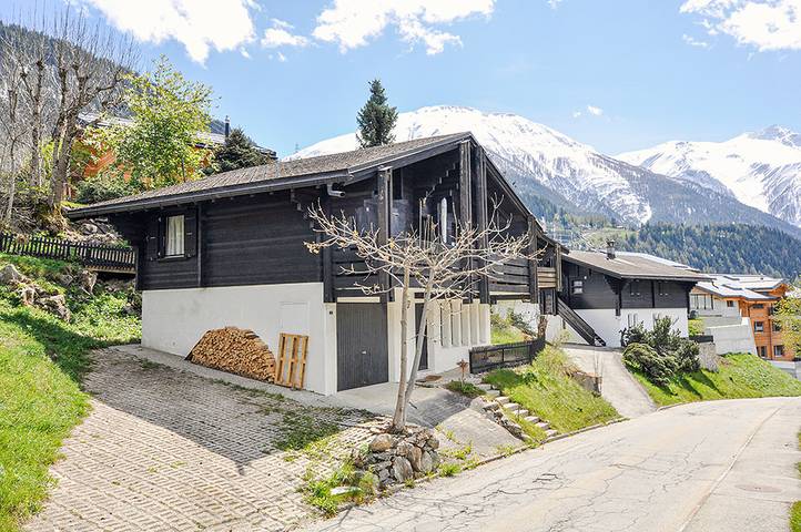 Chalet voor 8 personen, met balkon en uitzicht in Fiesch