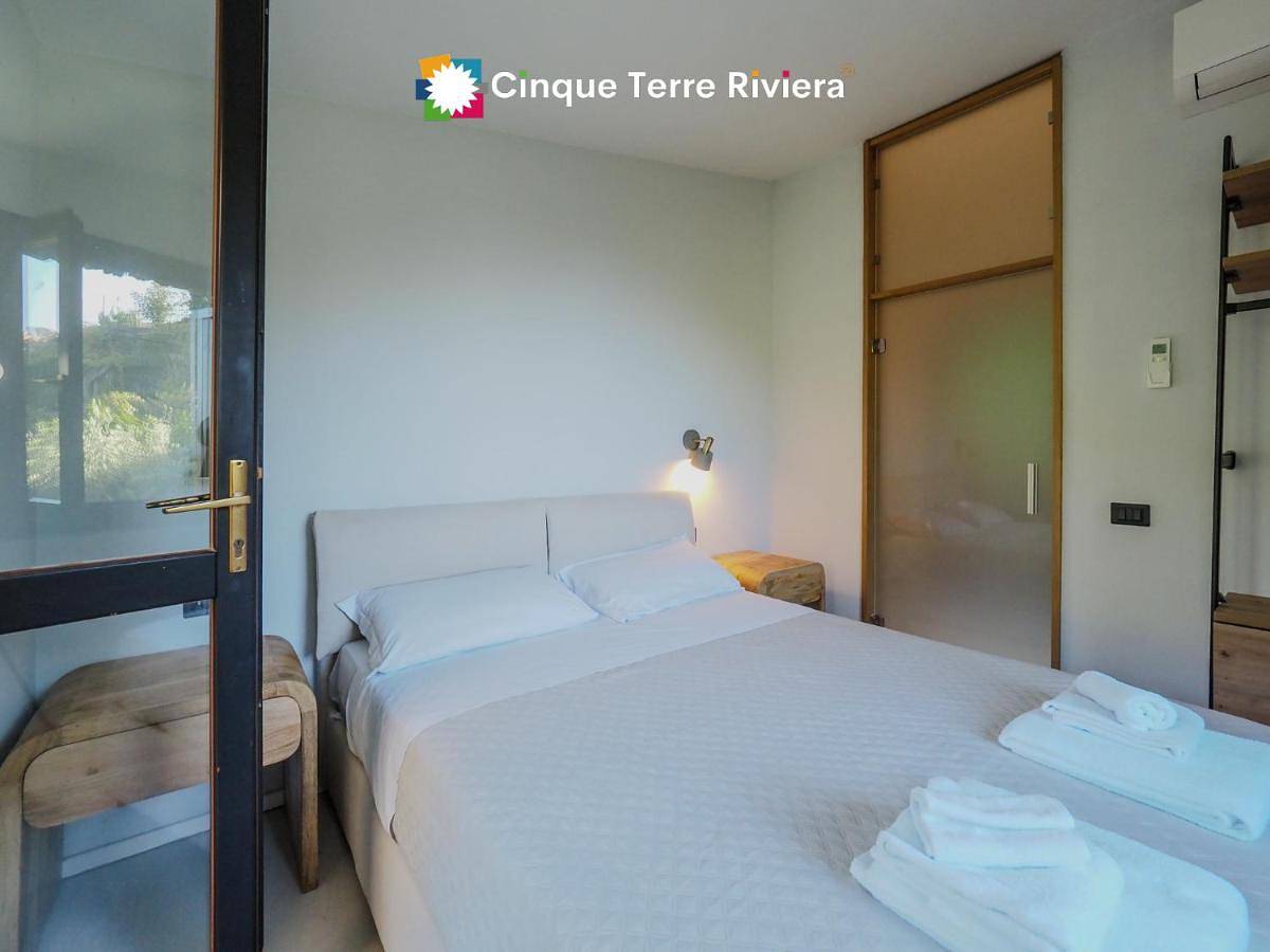 Villa Olive Mill Terra Rossa in Corniglia, Comune di Vernazza