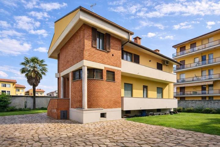 Gîte pour 4 personnes, avec vue et jardin à Magenta