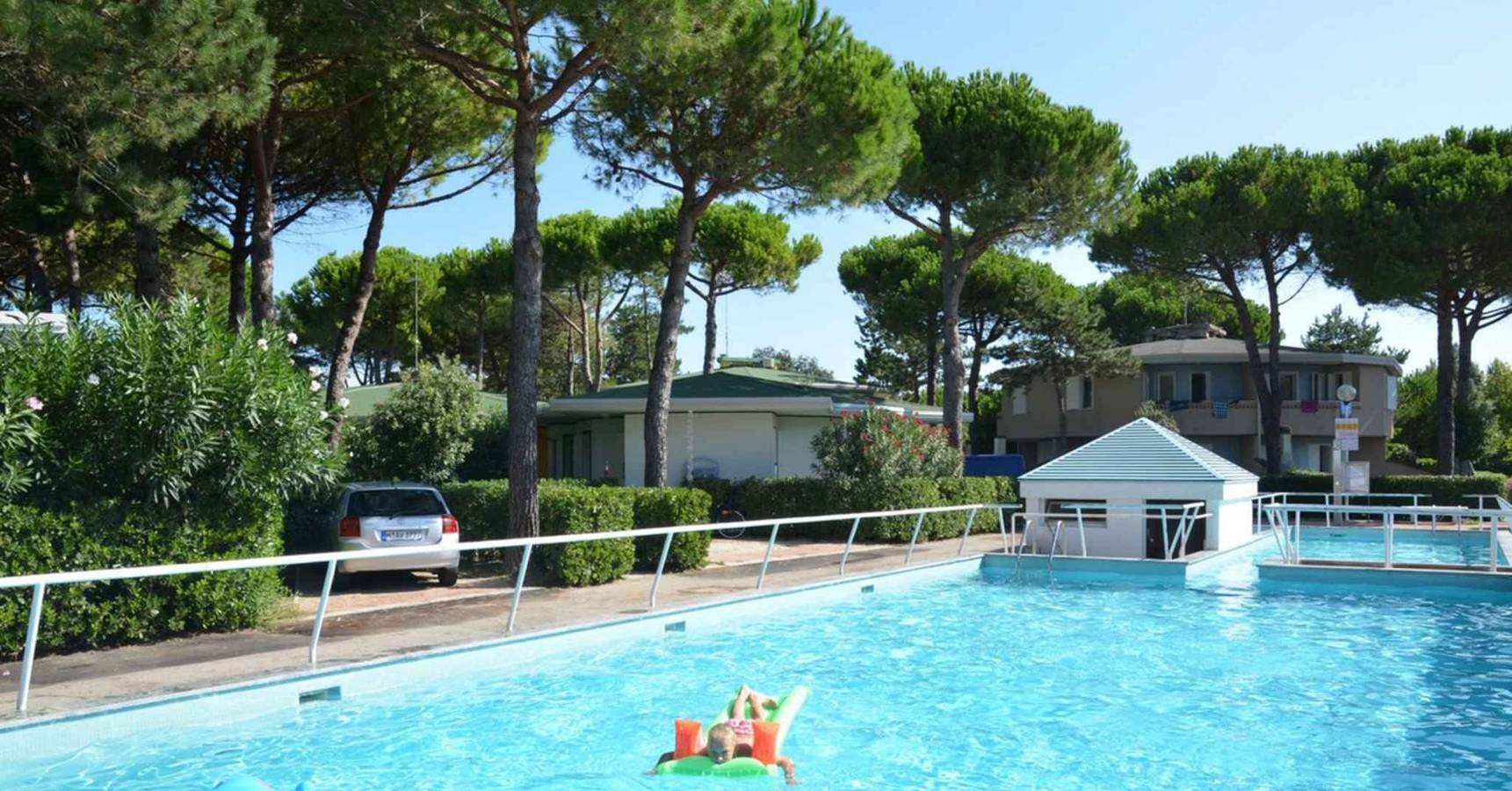 Appartement de vacances entier, Appartement de vacances avec jardin et air conditionné  in Bibione, Province de Venise