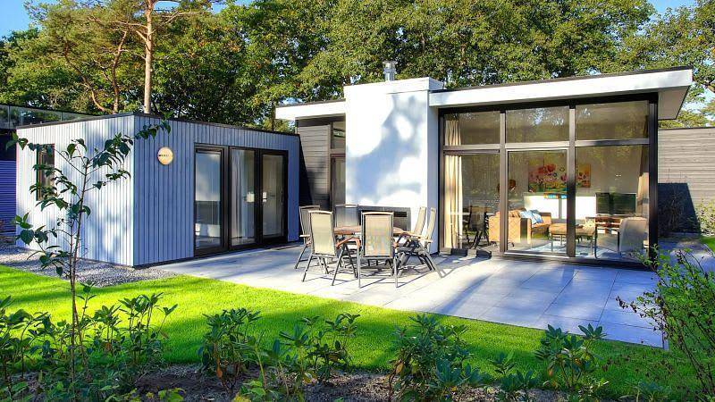 Chalet voor 6 personen, with Balkon/Terras and Terras as well as Tuin and Zwembad in Otterlo
