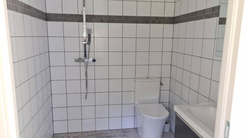 Tente pour 11 personnes, avec vue et vue sur le lac en Corrèze - 3