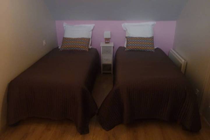 Location de vacances pour 10 personnes, avec terrasse ainsi que jacuzzi et jardin, animaux acceptés à Longué-Jumelles - 4