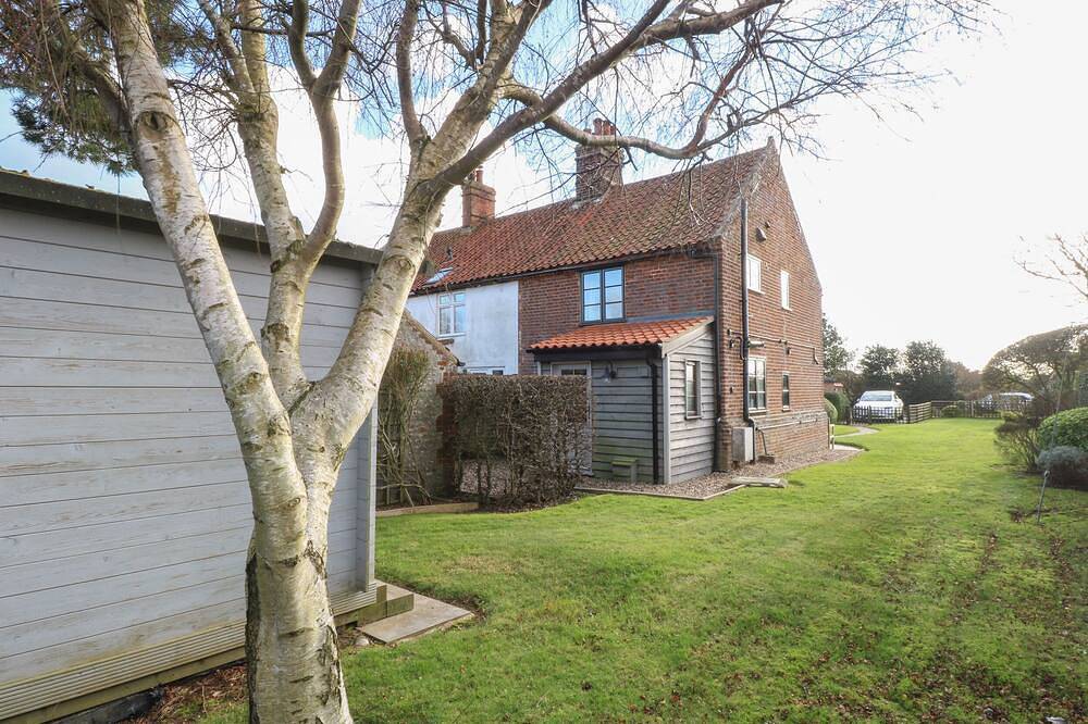 Lanthorn Cottage, pet friendly in Happisburgh, East Anglia in Happisburgh, Norfolk
