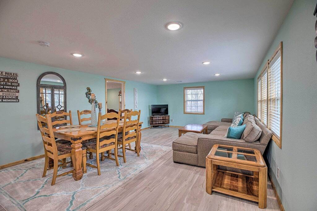 Outdoor Family Fun: Large Home by Beaver Lake! in Beaver Lake