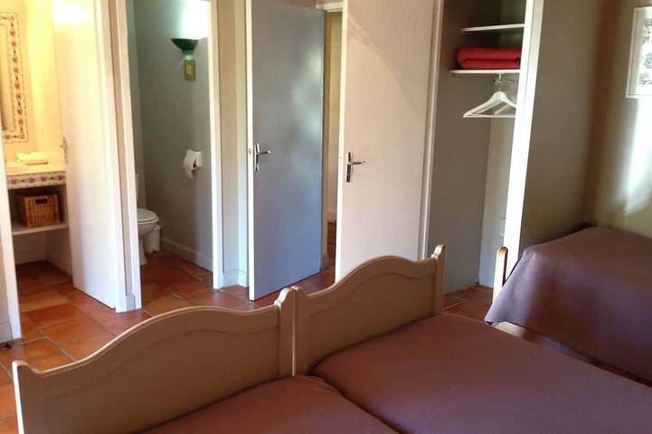 Gîte pour 7 personnes, avec terrasse, animaux acceptés à L'Isle-Jourdain - 4