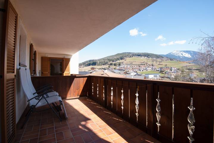 Appartamento intero, Incantevole appartamento 6 "Zur Sonne" con vista sulle montagne e giardino in Laion, Dolomiti Superski