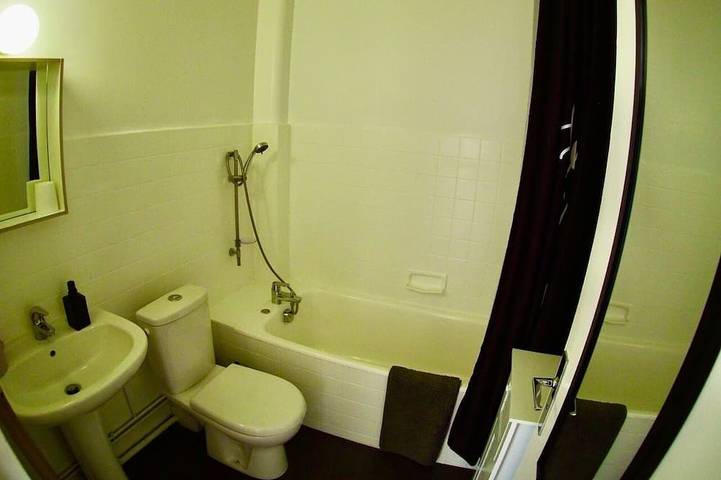 Apartamento entero, 38m2 studio with balcony next to Rochebonne beach in St Malo, Brittany in Paramé, Saint-Malo