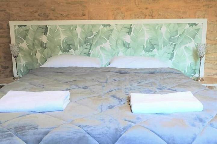 Location de vacances pour 2 personnes, avec sauna et jacuzzi à Theizé - 2