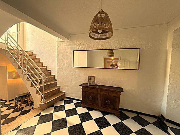 Chalet para 8 personas, con Balcón además de Terraza y Vistas en Loja