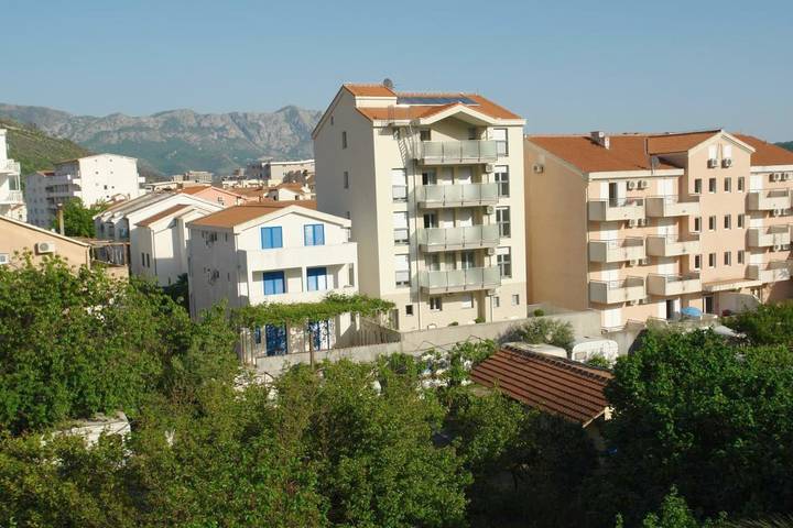 Apartamento de vacaciones para 9 personas, con terraza y piscina - 1