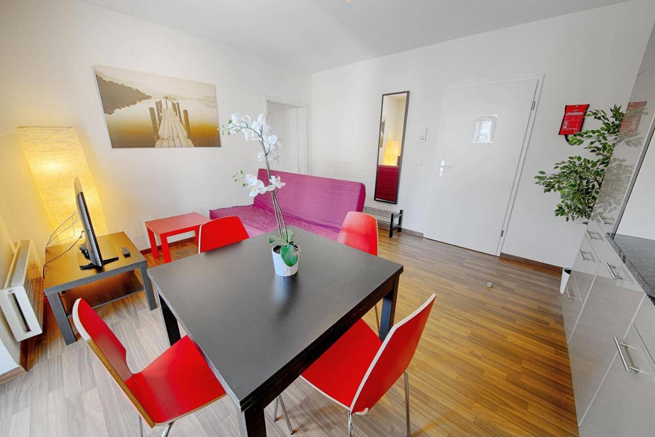 Apartamento inteiro, Hitrental Oerlikon Apartments in Zürich 50 Oerlikon, Zurique