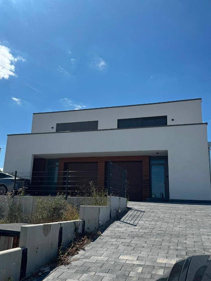Ferienhaus für 6 Personen, mit Balkon und Terrasse sowie Garten und Ausblick in Zwenkau