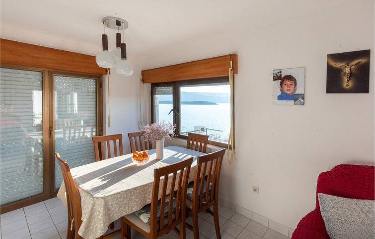 Ganze Ferienwohnung, Charmantes Apartment mit 2 Schlafzimmern und Terrasse, 1,5 km vom Strand entfernt in Klek, Dubrovnik-Neretva