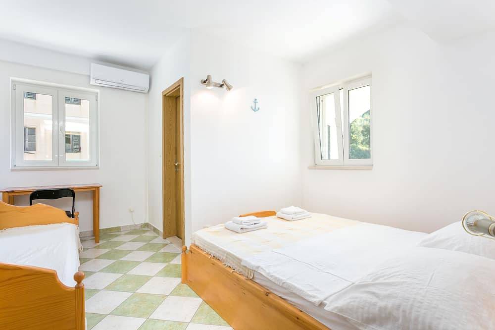 Hel leilighet, Treroms leilighet med terrasse og utsikt over havet Brela, Makarska in Brela, Makarska Riviera