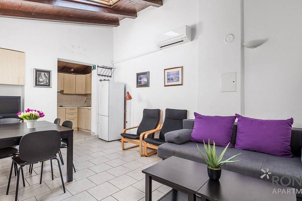 Ganze Wohnung, Rona Bungalow Ana für 4+2 Personen in Červar-Porat, Cervar