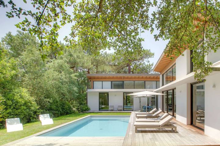 Gîte pour 10 personnes, avec sauna et piscine dans Plage De La Graviere Hossegor