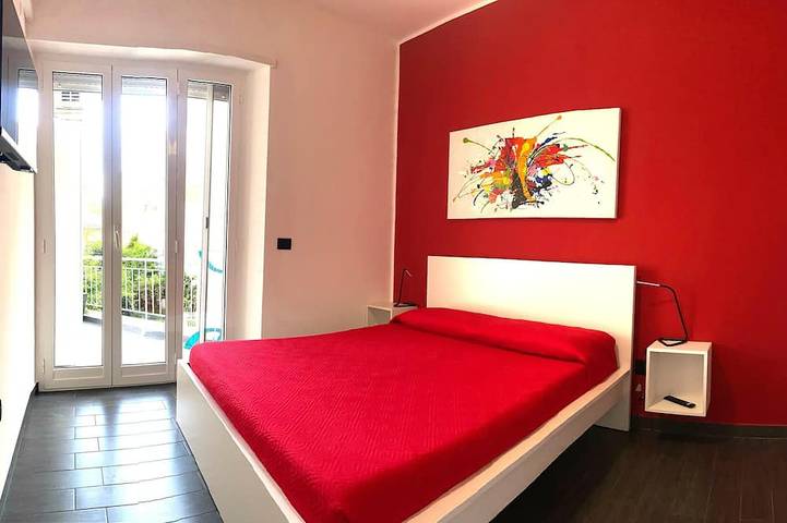 Casa vacanze a due passi dal mare, centralissima, appena ristrutturata in Alberto a Mare (Terracina), Terracina