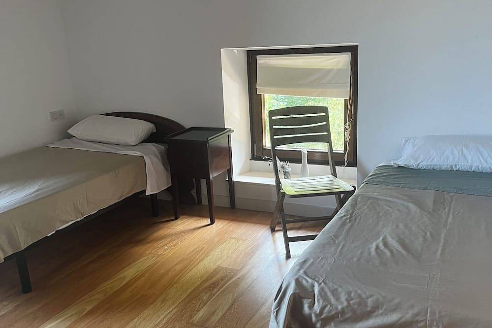 Habitaciones bed and breakfast en Estenibar Baserria in Elorrio, Vizcaya
