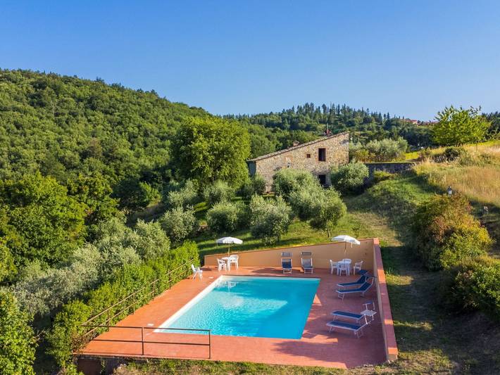 Agriturismo per 4 persone, con piscina e giardino in Castellina in Chianti