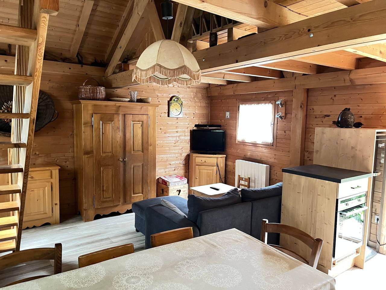 Chalet « 4p Confort - Les Trolles »: vistas a la montaña, terraza privada y Wi-Fi in Verchaix, Region Bonneville