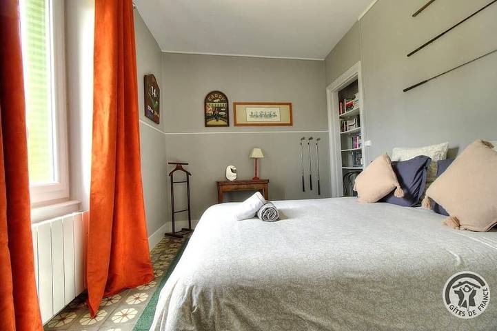 Location de vacances pour 10 personnes, avec jardin et piscine à Juliénas - 2