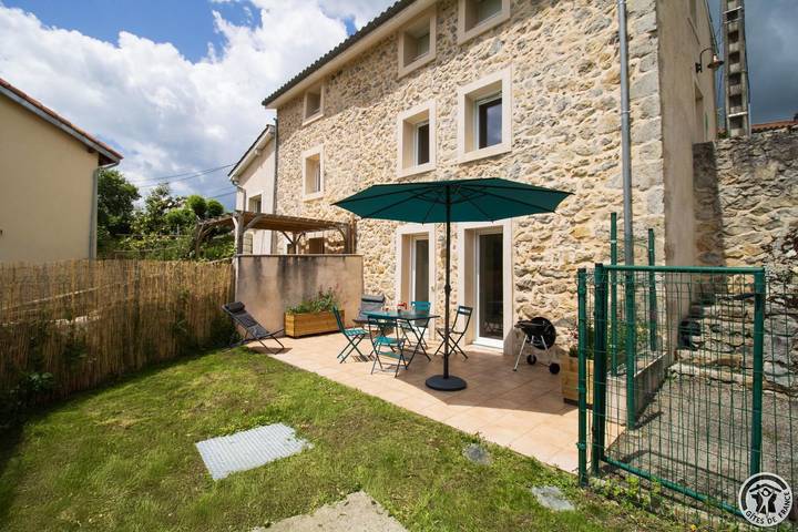 Gîte pour 4 personnes, avec jardin à Montseron