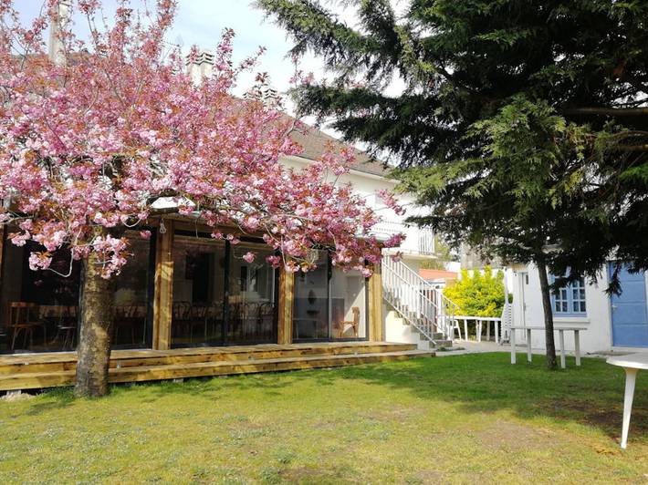 Gîte pour 15 personnes, avec Balcon ainsi que Terrasse et Jardin à Rang-du-Fliers