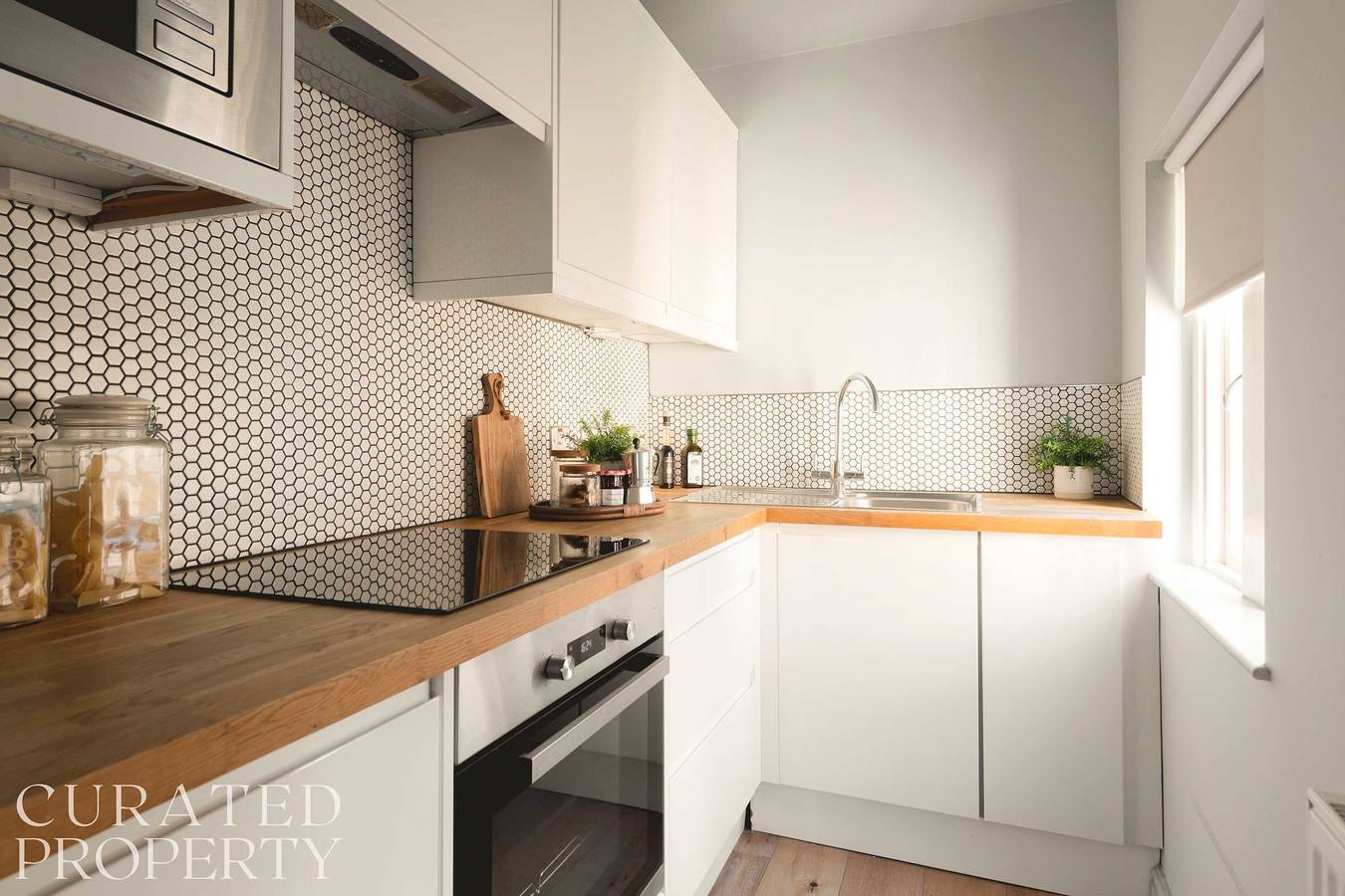 Entire apartment, Super King Suite Â· Quiet Courtyard, Central Bath in Bath, Bath & North East Somerset